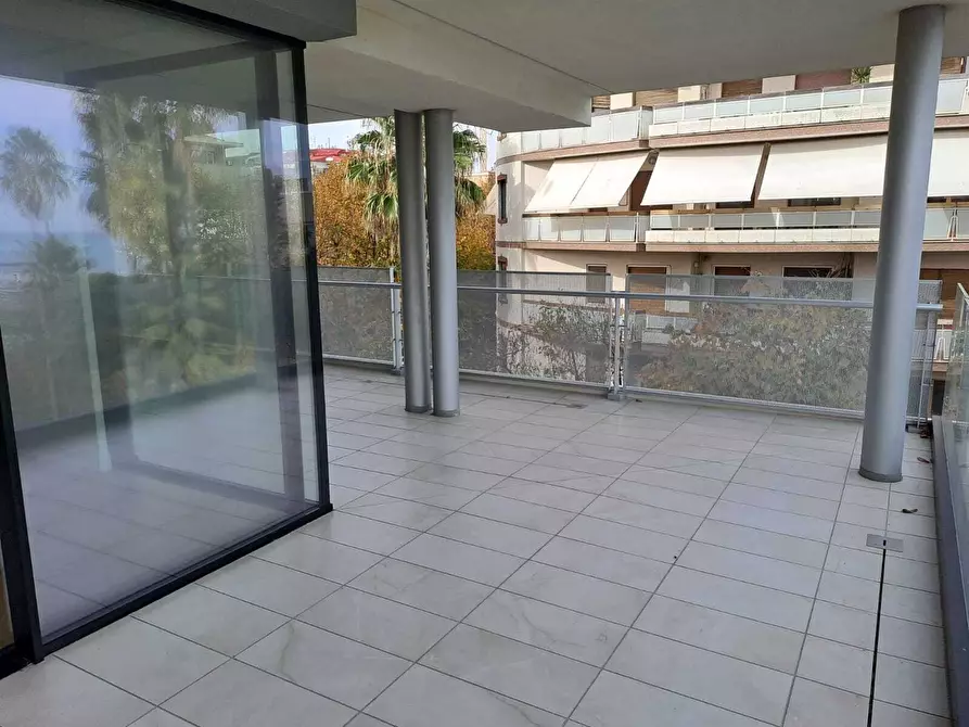 Immagine 9 di Trilocale in affitto  a Pescara