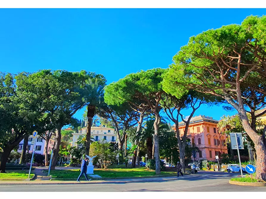 Immagine 1 di Trilocale in vendita  a Rapallo