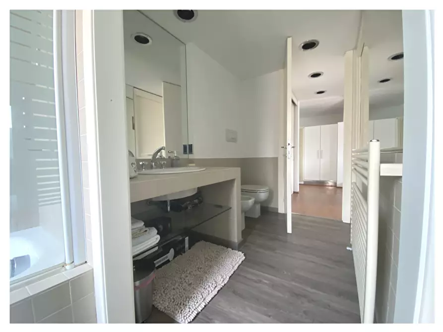 Immagine 4 di Bilocale in vendita  a Rapallo