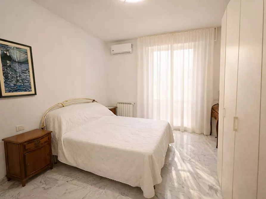 Immagine 8 di Trilocale in affitto  a Rapallo