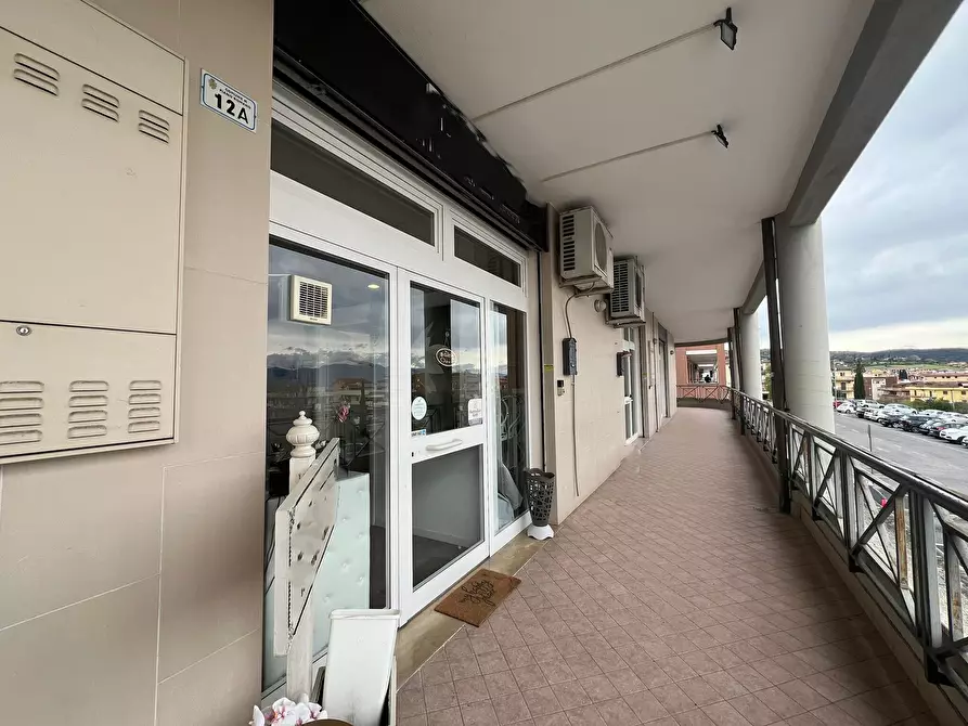 Immagine 7 di Locale commerciale in affitto  a Fiano Romano