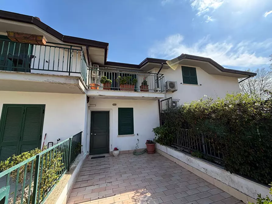 Immagine 1 di Villetta a schiera in vendita  a Fiano Romano