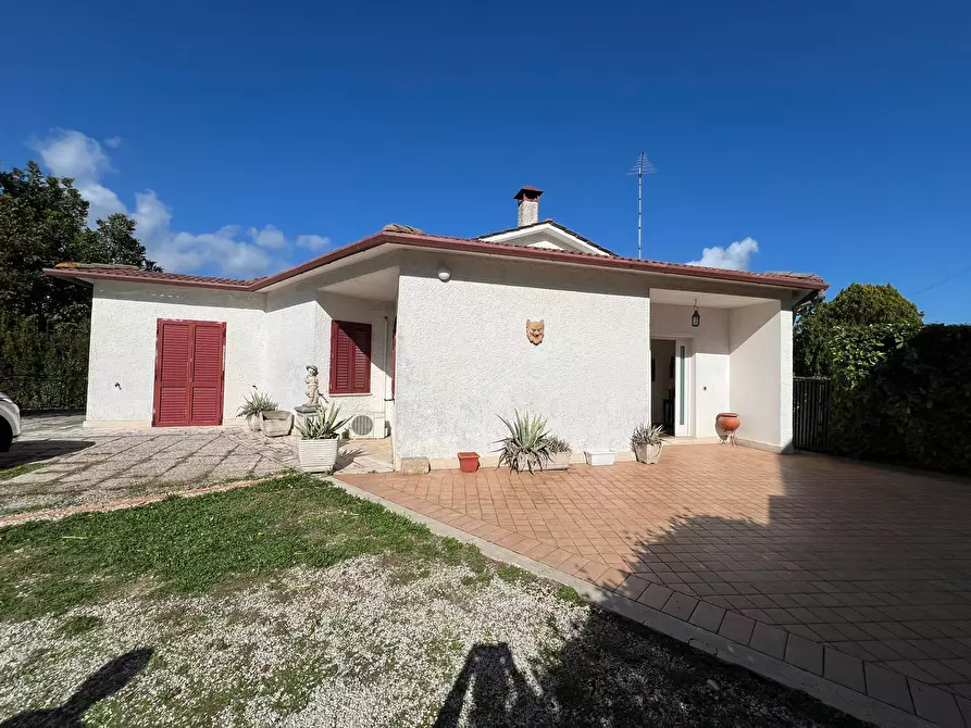 Immagine 7 di Villa in vendita  a Fiano Romano