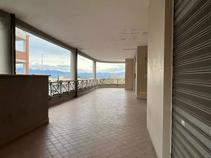 Immagine 2 di Locale commerciale in affitto  a Fiano Romano