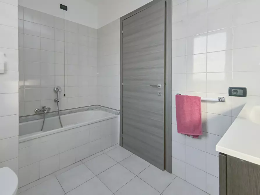 Immagine 44 di Quadrilocale in affitto  in Via Pietro Cossa 293/40 a Torino