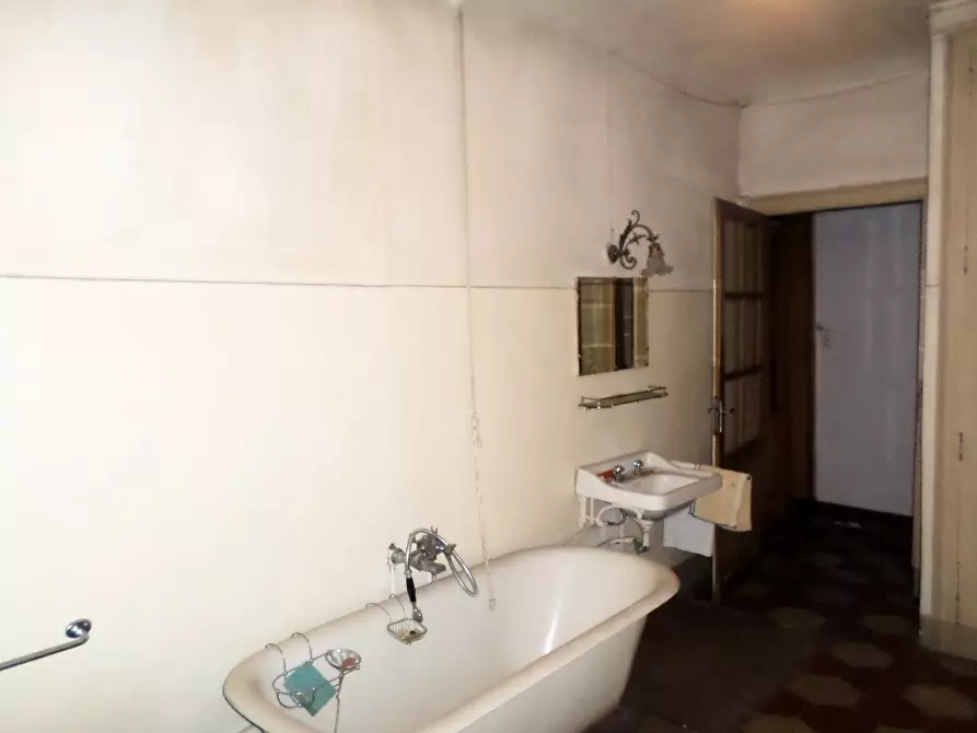Immagine 37 di Rustico / casale in vendita  in Via Roma 1 a Levone