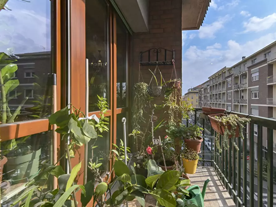 Immagine 48 di Pentalocale in vendita  in Via Trana a Torino