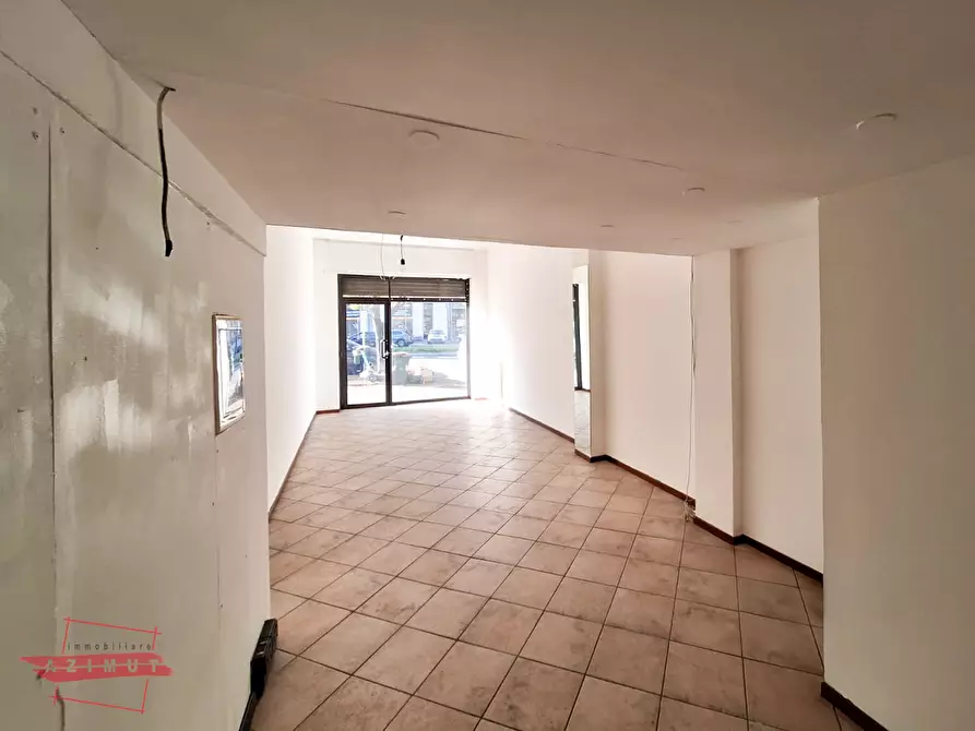 Immagine 1 di Locale commerciale in vendita  in Corso Vercelli 210 a Torino