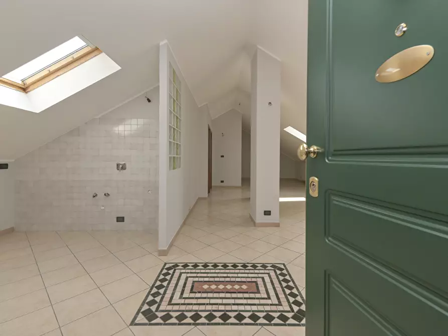 Immagine 26 di Mansarda in vendita  in Via Tirreno 155 a Torino