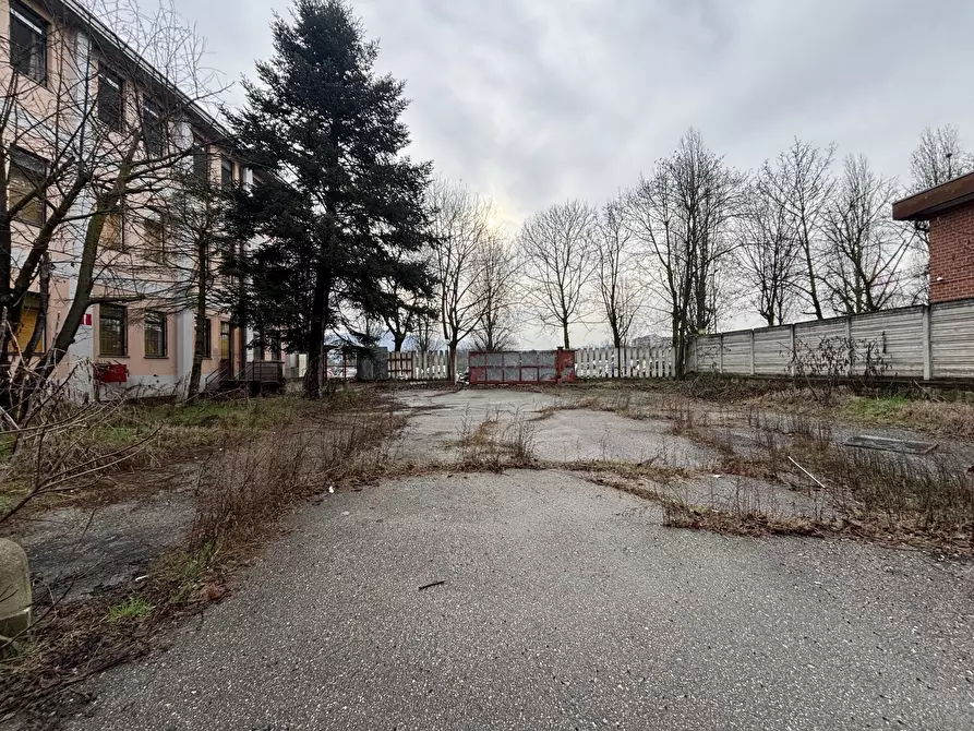 Immagine 10 di Attività artigianale in vendita  in Strada dell'Arrivore 25 a Torino