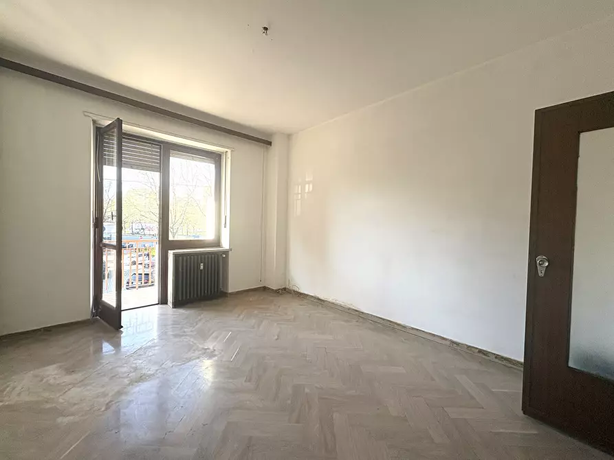 Immagine 8 di Trilocale in vendita  in Via Barletta 158 a Torino