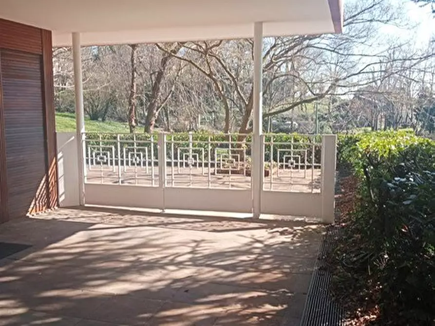 Immagine 22 di Pentalocale in vendita  in Strada Milius - Ronsaglia 14 a Moncalieri