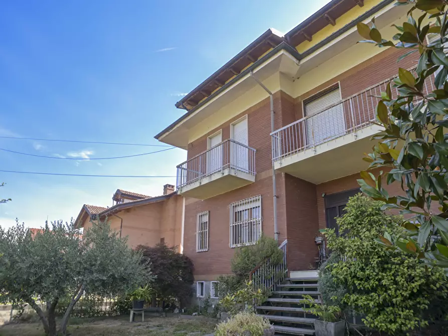 Immagine 11 di Casa bifamiliare in vendita  in Via Settimo 80 a Leini