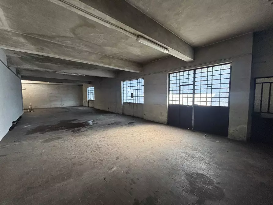 Immagine 10 di Capannone industriale in vendita  in Via Parella 3 a Torino