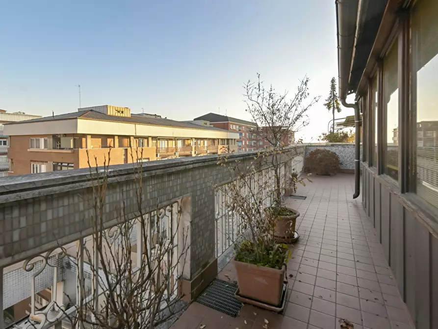 Immagine 21 di Attico in vendita  in Via Ventimiglia 76 a Torino