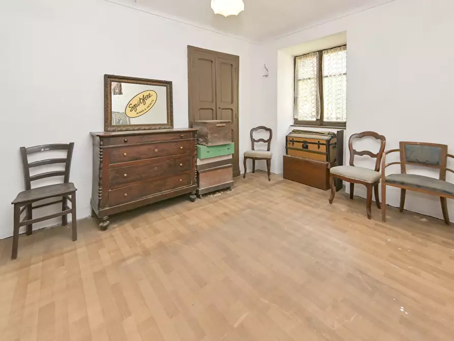 Immagine 32 di Pentalocale in vendita  in via torino 4 a Lemie