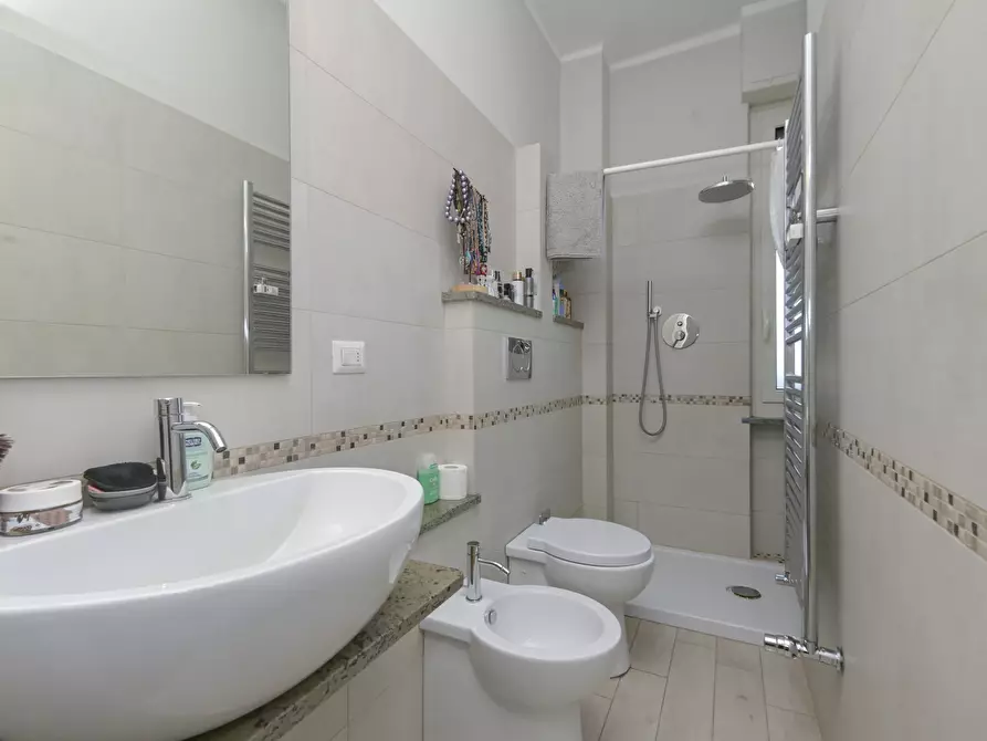 Immagine 49 di Quadrilocale in vendita  in via trecate 15 a Torino