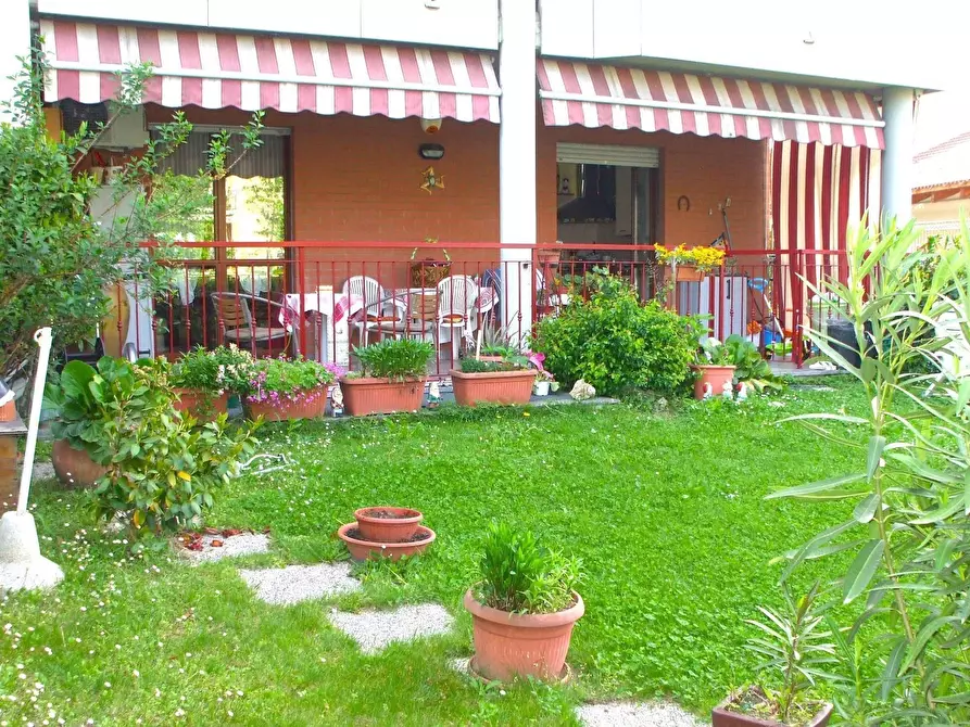 Immagine 2 di Quadrilocale in vendita  in Strada di Settimo 126 a Torino