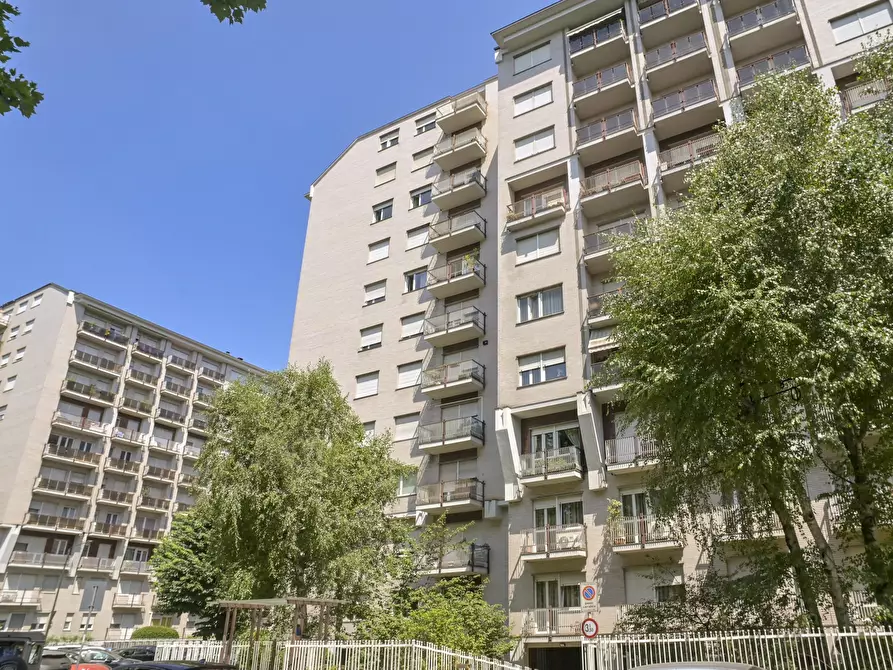 Immagine 1 di Ufficio in vendita  in Corso Monte Cucco 85 a Torino