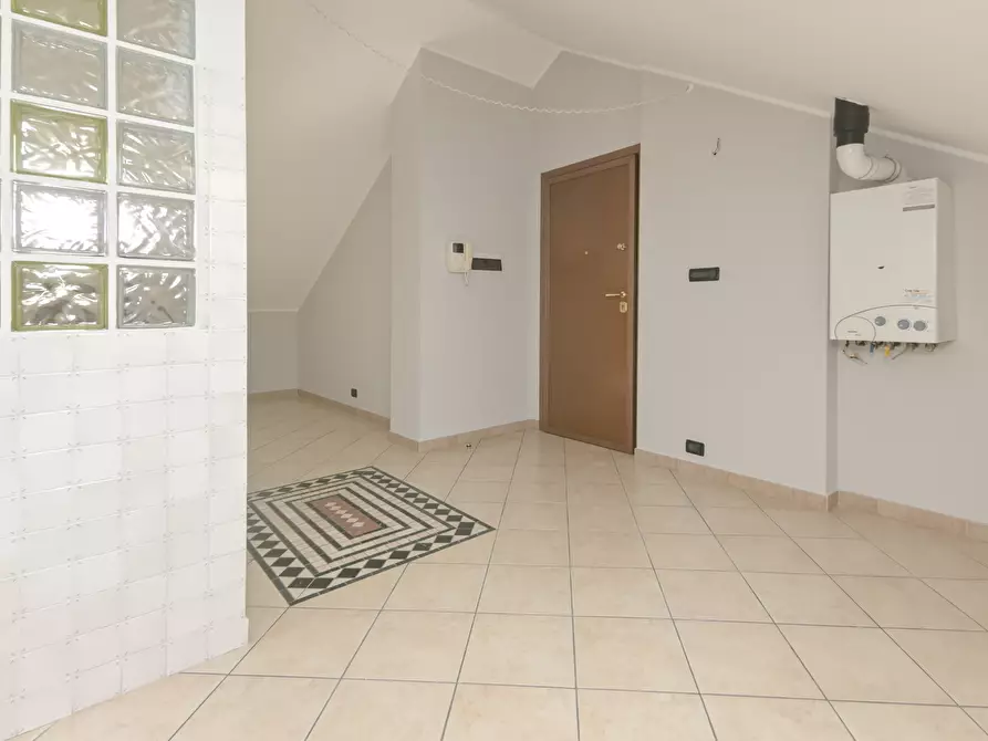 Immagine 12 di Mansarda in vendita  in Via Tirreno 155 a Torino