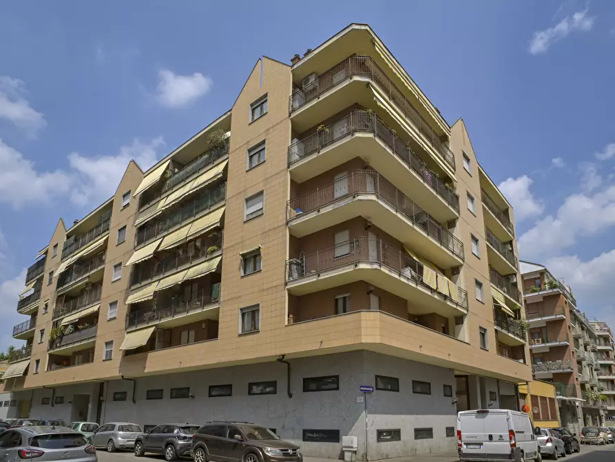 Immagine 1 di Mansarda in vendita  in Via Tirreno 155 a Torino