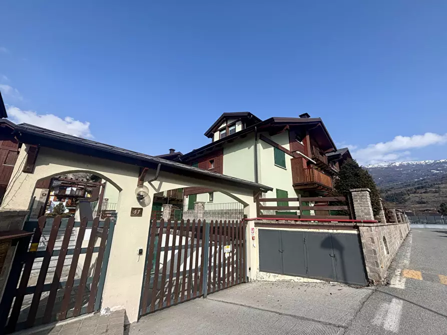 Immagine 23 di Trilocale in vendita  in Via dei Laghi 41 a Oulx