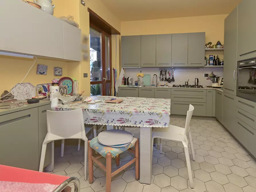 Immagine 1 di Pentalocale in vendita  in Via Trana a Torino