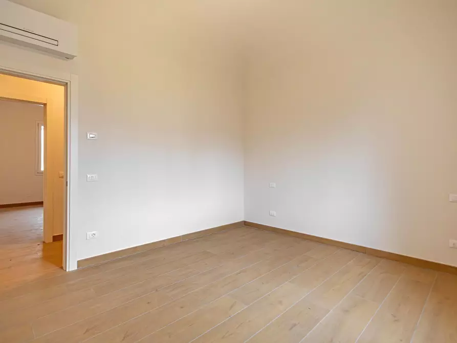Immagine 22 di Villa in vendita  a Cascina