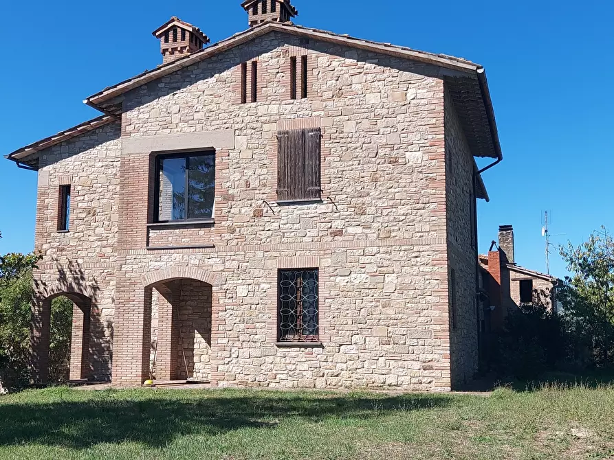 Immagine 1 di Casa bifamiliare in vendita  in Vocabolo Brusco 41 a Todi