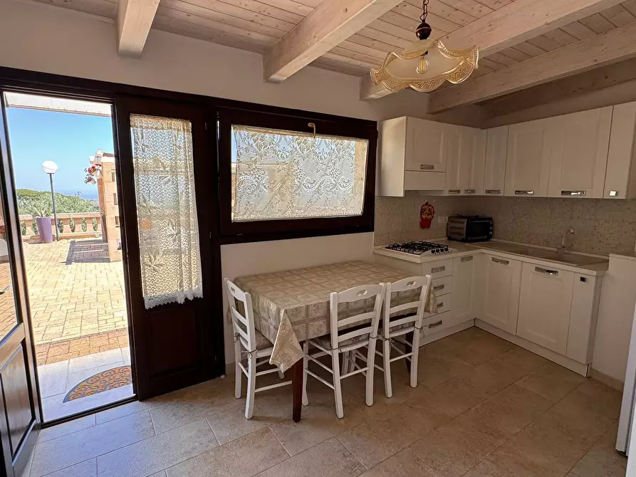 Immagine 8 di Rustico / casale in vendita  in Viale Monte Cannone a Fasano