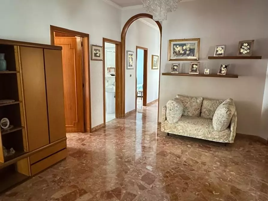 Immagine 5 di Pentalocale in vendita  in Via Luigi Finamore Pepe a Monopoli