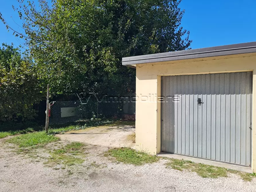 Immagine 19 di Quadrilocale in vendita  in Via Bergoncino snc a Noventa Vicentina