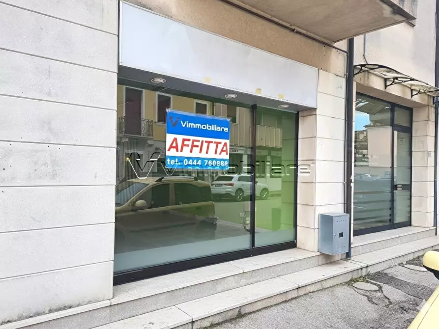 Immagine 4 di Locale commerciale in affitto  in Via Roma a Noventa Vicentina