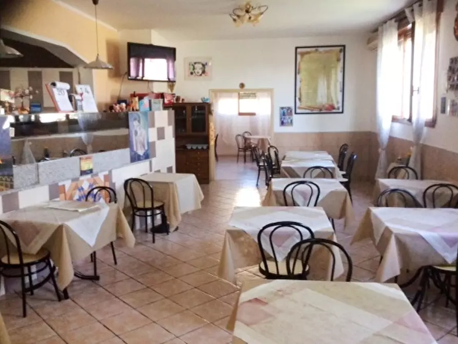 Immagine 1 di Bar / Ristorante in affitto  a Molinella