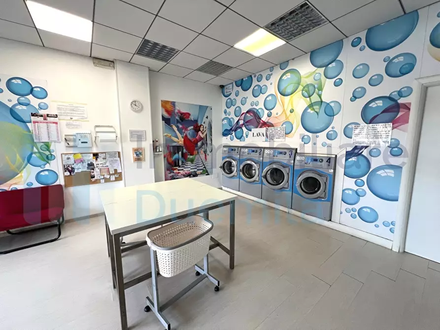 Immagine 26 di Attività artigianale in vendita  a Bologna