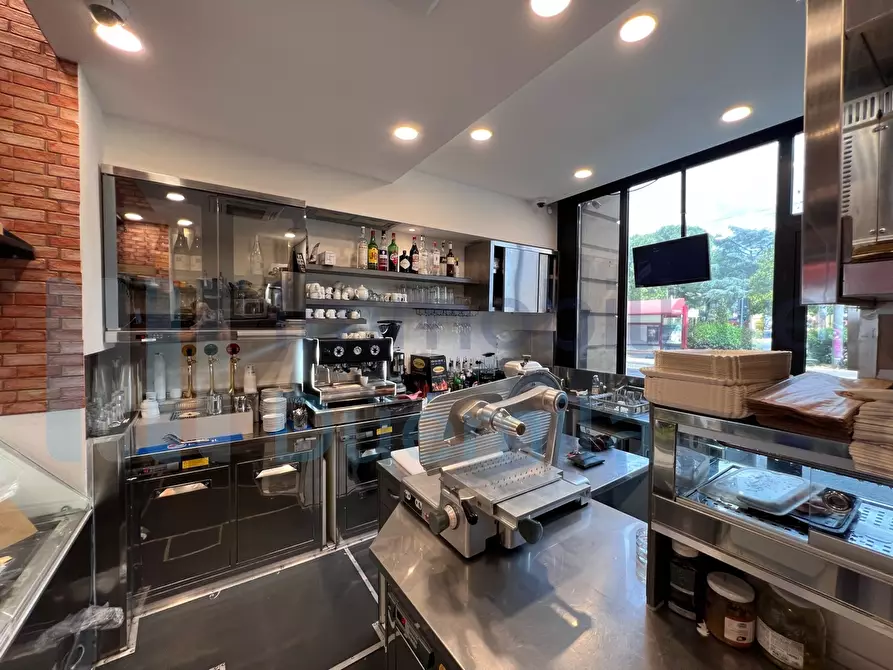 Immagine 3 di Bar / Ristorante in vendita  a Bologna