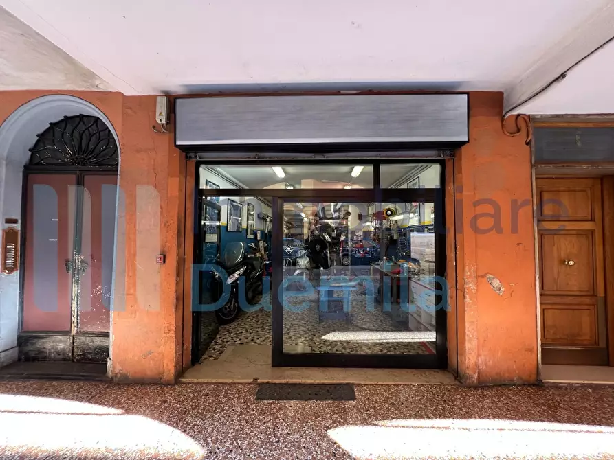Immagine 15 di Attività artigianale in vendita  a Bologna