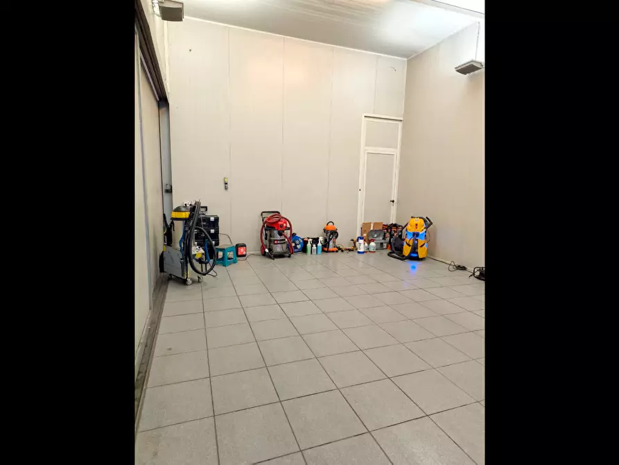 Immagine 4 di Attività artigianale in vendita  a Bologna