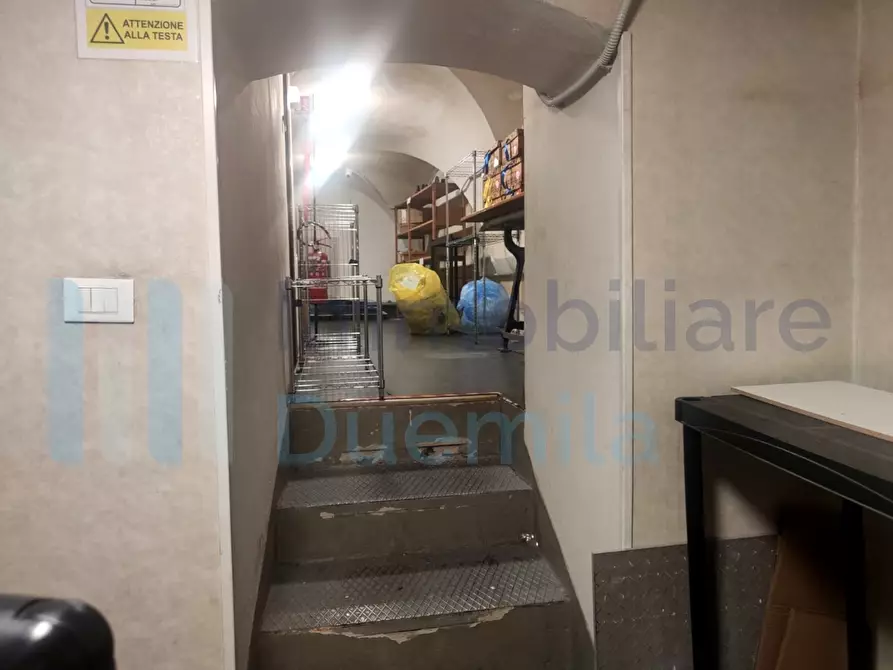 Immagine 8 di Locale commerciale in affitto  a Bologna
