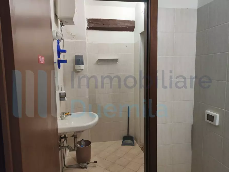 Immagine 24 di Locale commerciale in vendita  a Zola Predosa