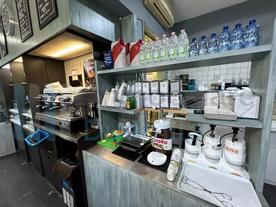 Immagine 13 di Tabaccheria in vendita  a Bologna