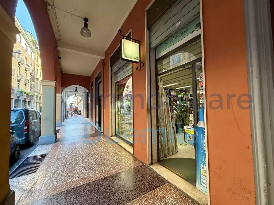 Immagine 22 di Attività commerciale in vendita  a Bologna