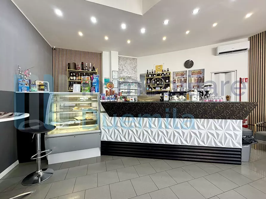 Immagine 1 di Bar / Ristorante in vendita  a Bologna