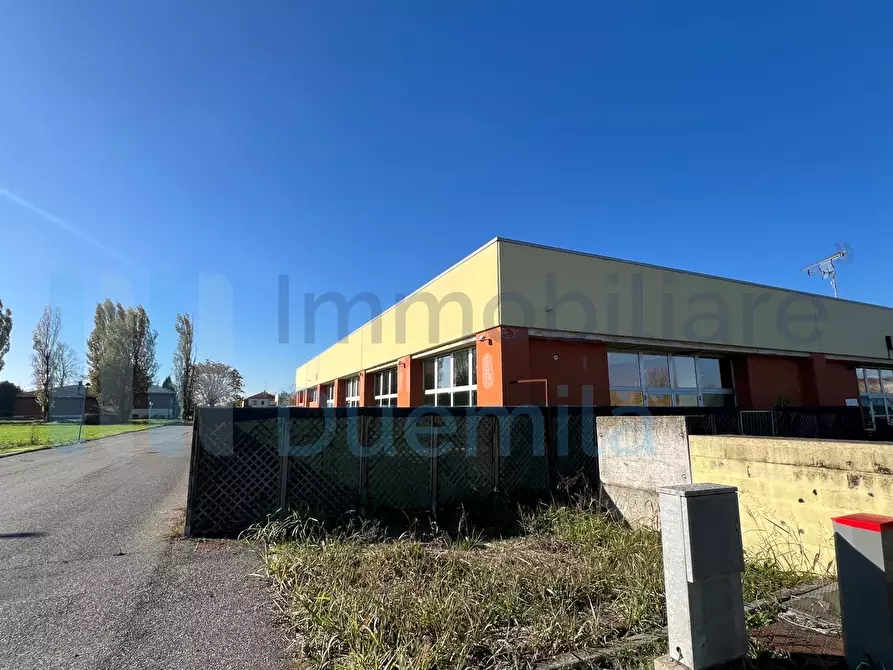 Immagine 4 di Locale commerciale in affitto  a Sant'agata Bolognese