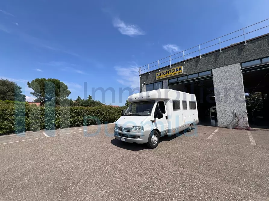 Immagine 20 di Attività artigianale in vendita  a Imola