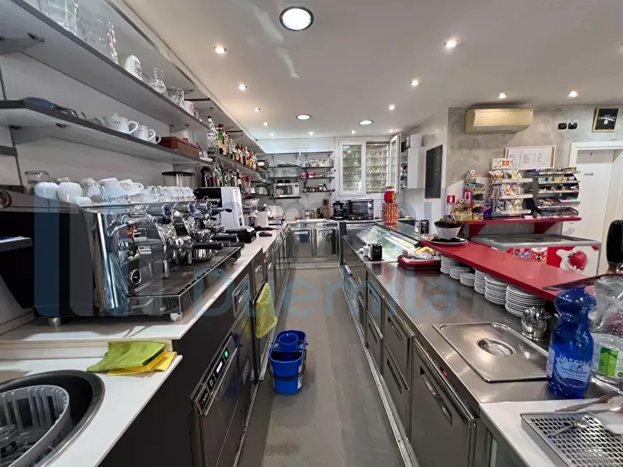 Immagine 9 di Bar / Ristorante in vendita  a Bologna