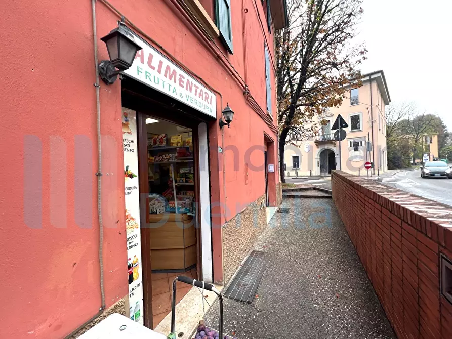 Immagine 1 di Locale commerciale in vendita  a Zola Predosa