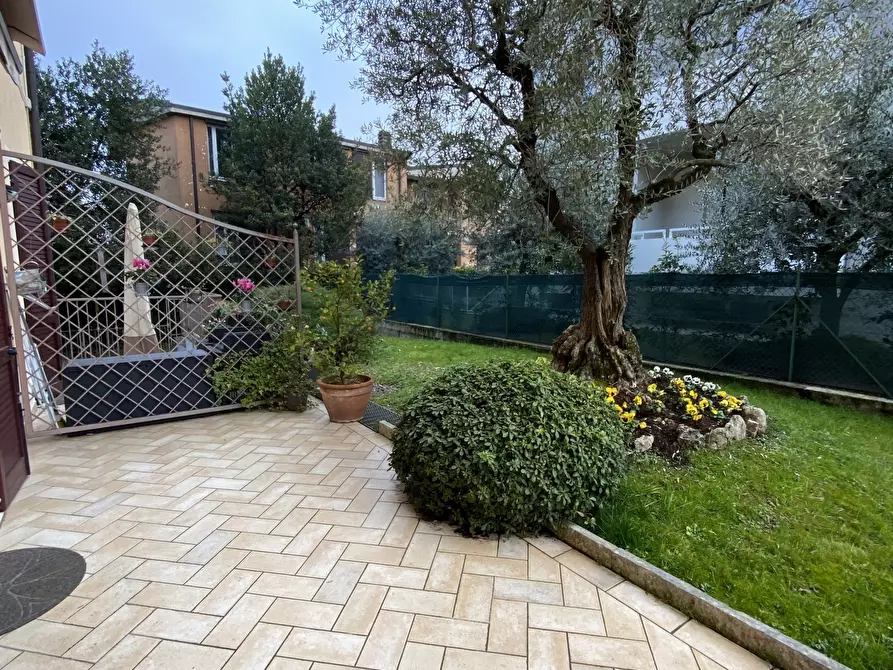 Immagine 2 di Bilocale in affitto  a Desenzano Del Garda