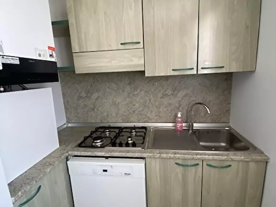 Immagine 6 di Quadrilocale in affitto  in Via Annunciata 9 a Desenzano Del Garda