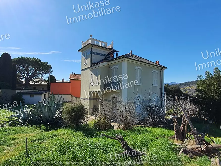 Immagine 39 di Villa in vendita  in Via Loreto a Savona